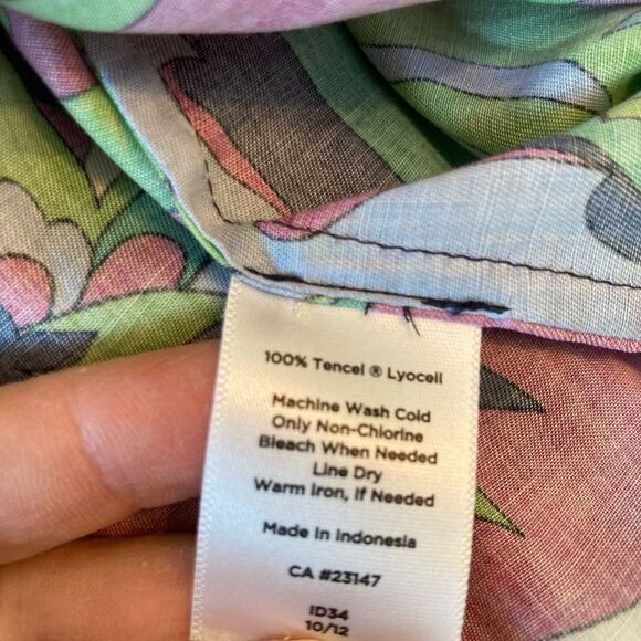 Talbots Mandarin Collar Blouse Italian designer vibe,beautiful fabric side vents - Picture 13 of 13